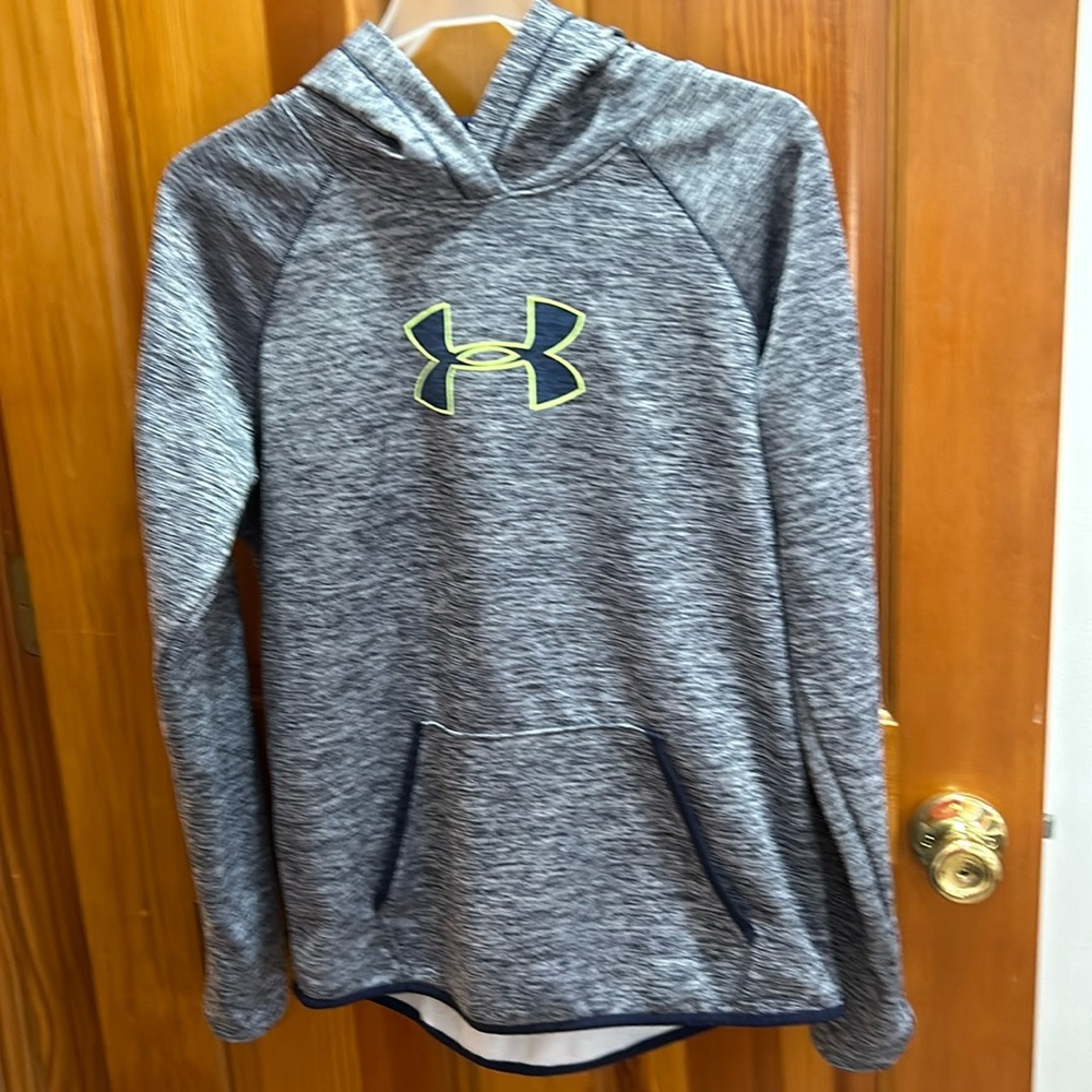 Under Armor med size hoodie